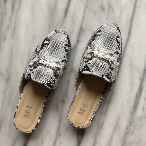 NWOT Snakeskin Mule Loafer Slide Flats